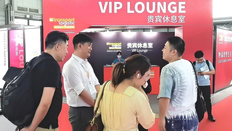 上海大型广告牌喷绘写真，如何精准估算成本？**
